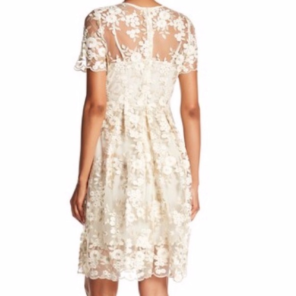 TAHARI Gold and Cream Dress - Picture 3 of 4